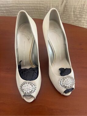 Giuseppe Zanotti Ivory Crystal-Embellished Peep-Toe Bridal Heels